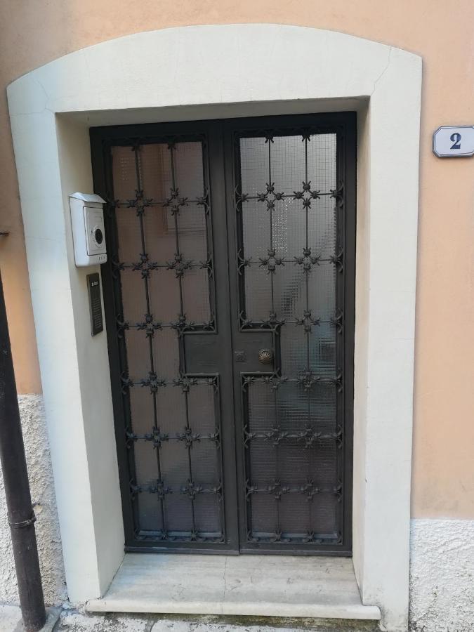 La Terrazza Apartment Chiusi Bagian luar foto