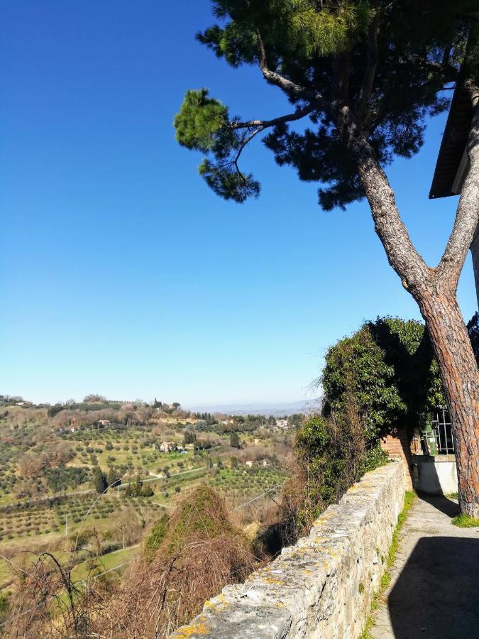 La Terrazza Apartment Chiusi Bagian luar foto
