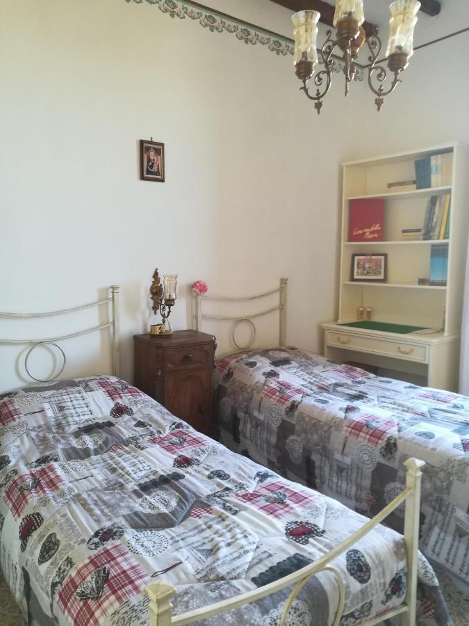 La Terrazza Apartment Chiusi Bagian luar foto