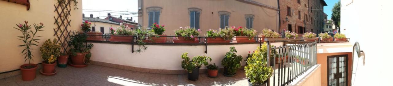 La Terrazza Apartment Chiusi Bagian luar foto