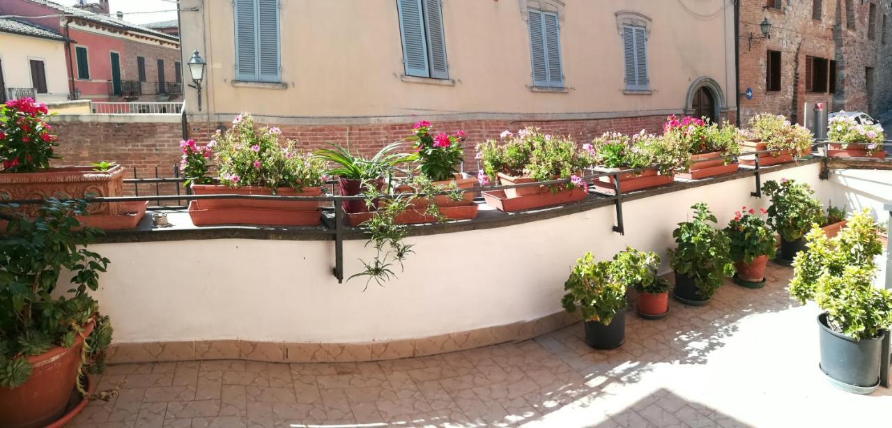 La Terrazza Apartment Chiusi Bagian luar foto